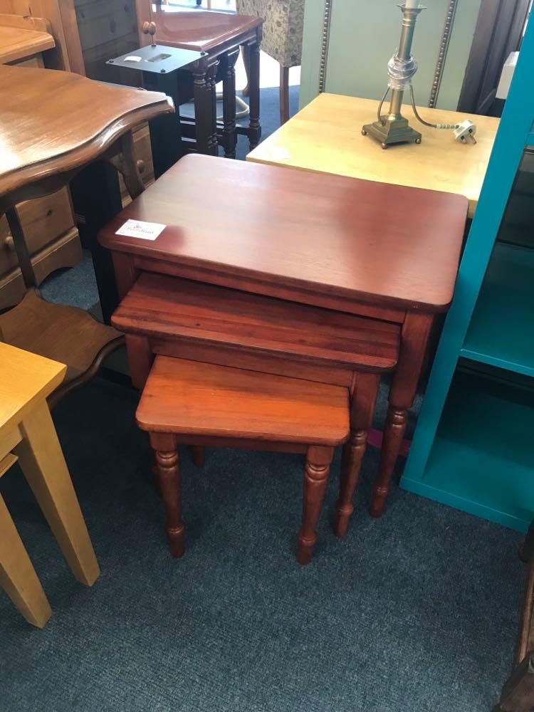 Nest of 3 tables